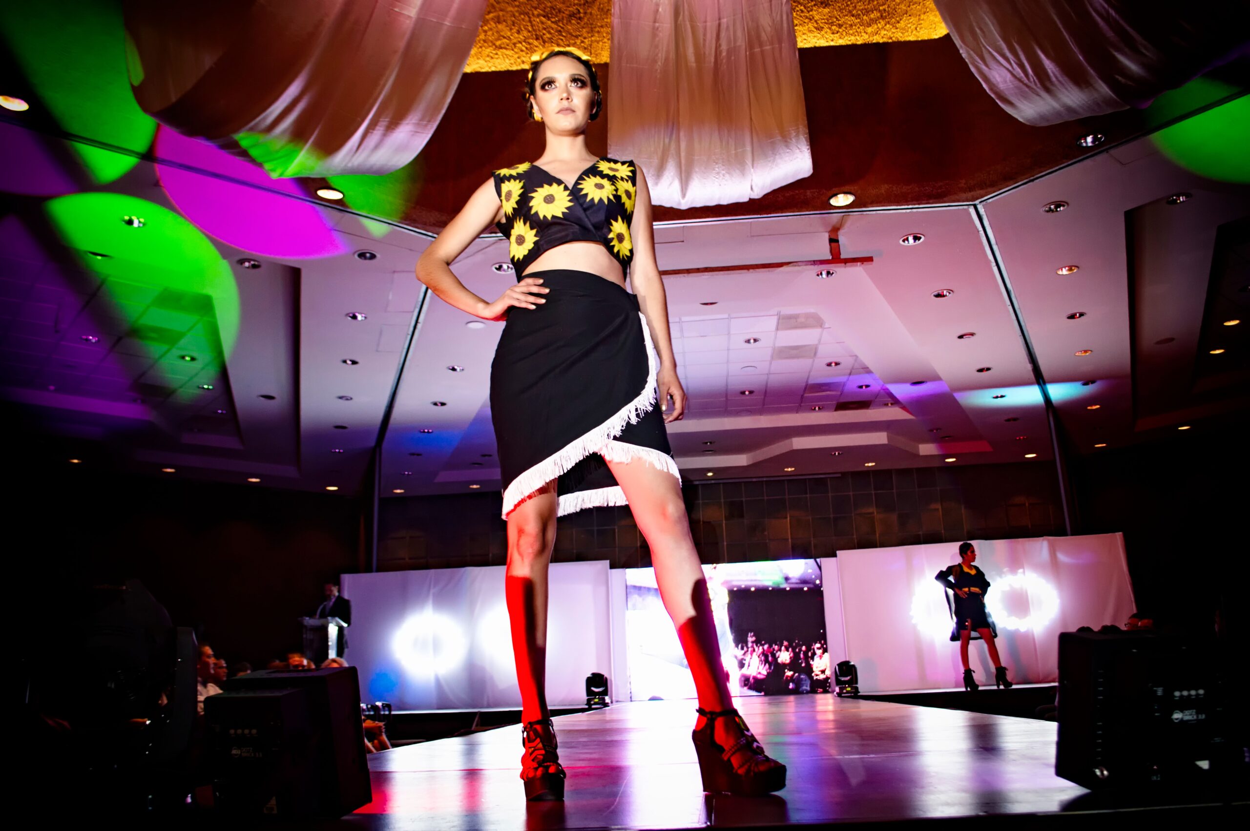 Cómo analizar un desfile de moda paso a paso